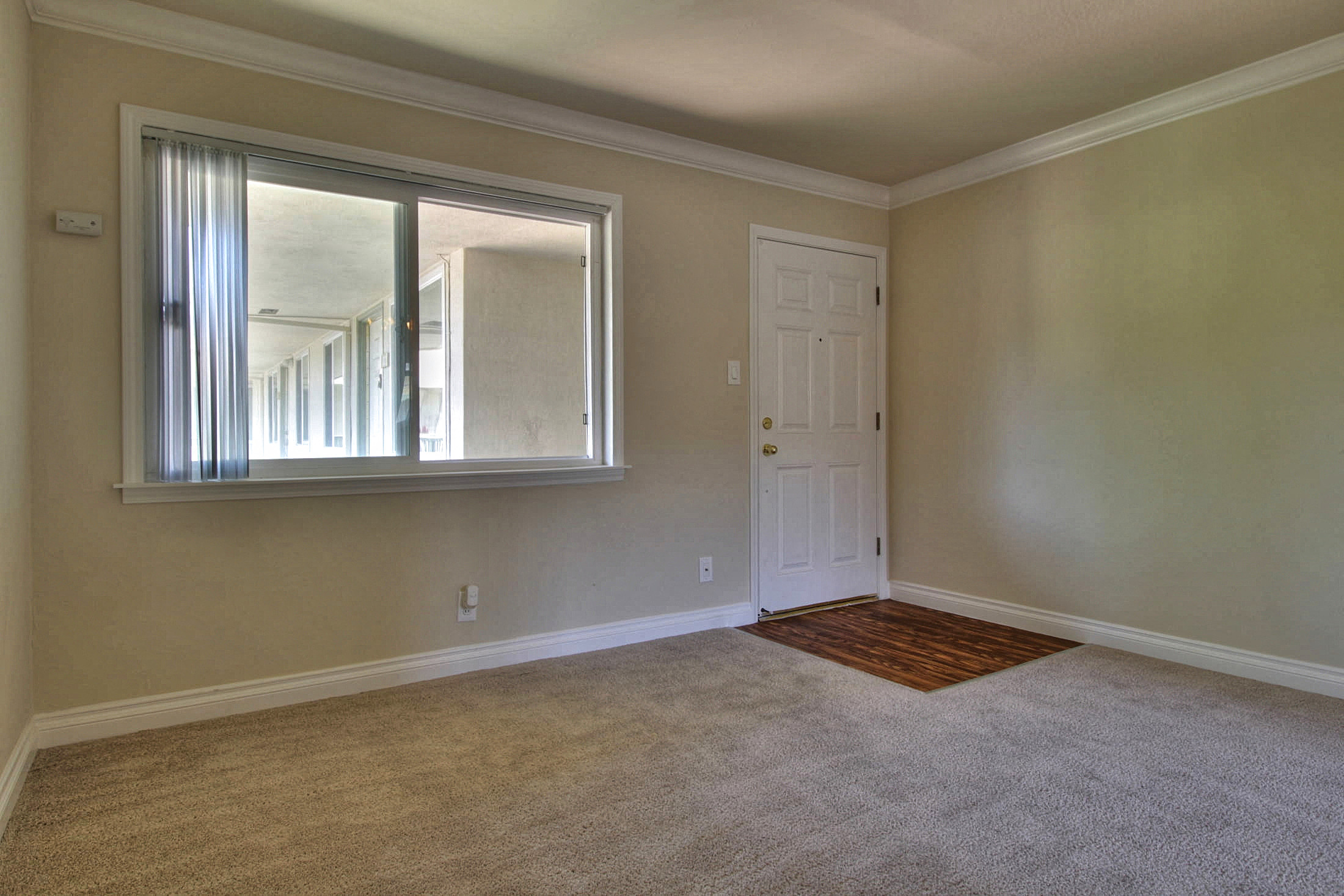 2045 Winfield photo 3